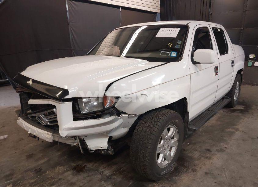Photo 2 of 2006 Honda Ridgeline RTS (VIN 2HJYK16466H510480)