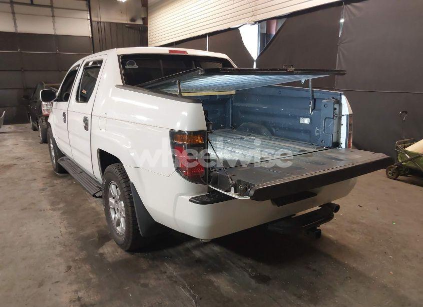 Photo 3 of 2006 Honda Ridgeline RTS (VIN 2HJYK16466H510480)