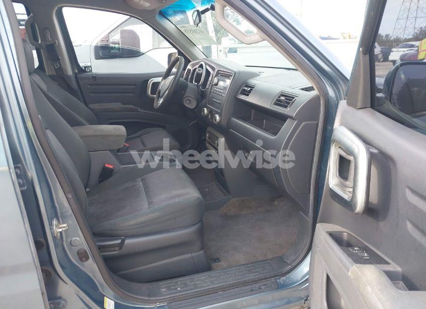 Photo 5 of 2006 Honda Ridgeline (VIN 2HJYK16466H520765)