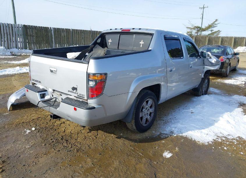 Photo 4 of 2006 Honda Ridgeline RTS (VIN 2HJYK16466H547710)