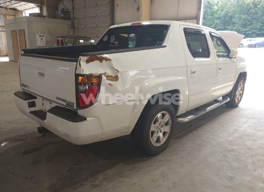 Photo 4 of 2008 Honda Ridgeline RTS (VIN 2HJYK16468H528979)