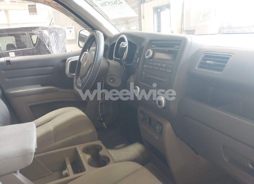 Photo 5 of 2008 Honda Ridgeline RTS (VIN 2HJYK16468H528979)