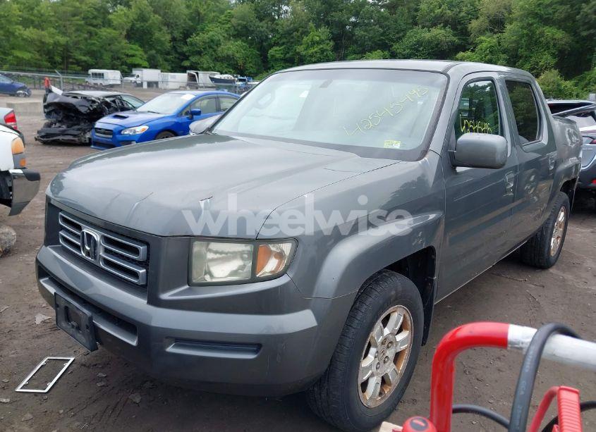 Photo 2 of 2008 Honda Ridgeline RTS (VIN 2HJYK16468H532272)