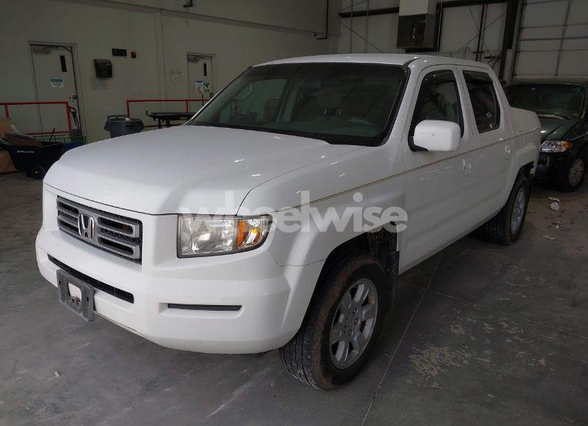 Photo 2 of 2006 Honda Ridgeline RTS (VIN 2HJYK16486H510478)