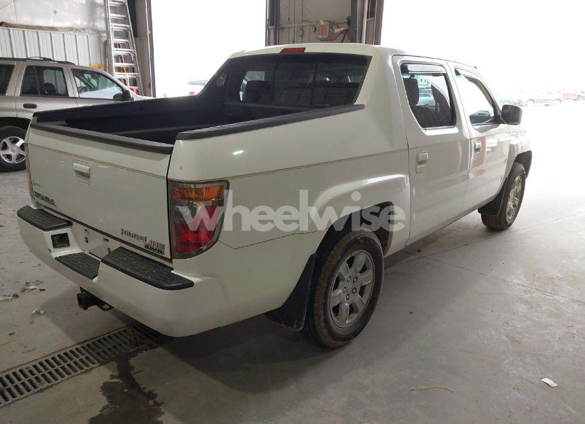 Photo 4 of 2006 Honda Ridgeline RTS (VIN 2HJYK16486H510478)