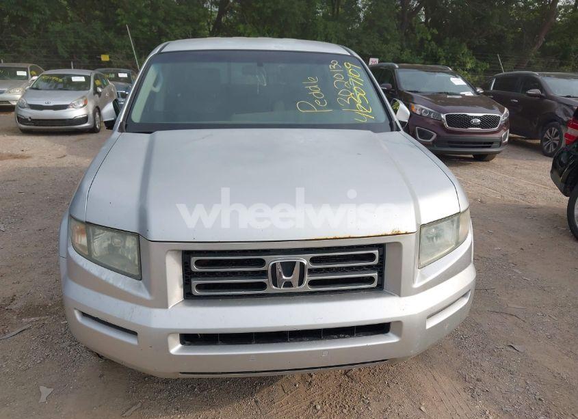 Photo 6 of 2006 Honda Ridgeline RTS (VIN 2HJYK16486H569014)