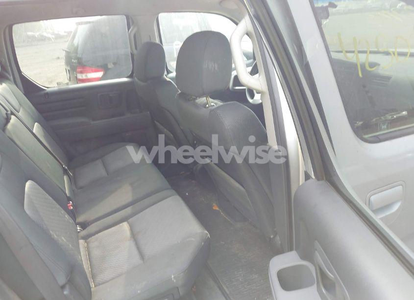 Photo 8 of 2006 Honda Ridgeline RTS (VIN 2HJYK16486H569014)