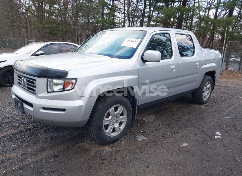 Photo 2 of 2008 Honda Ridgeline RTS (VIN 2HJYK16488H503517)