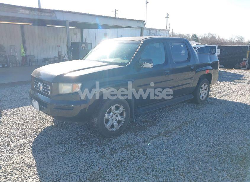Photo 2 of 2006 Honda Ridgeline RTS (VIN 2HJYK16496H528701)