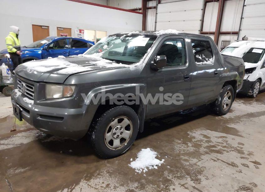 Photo 2 of 2008 Honda Ridgeline RTS (VIN 2HJYK16498H003804)