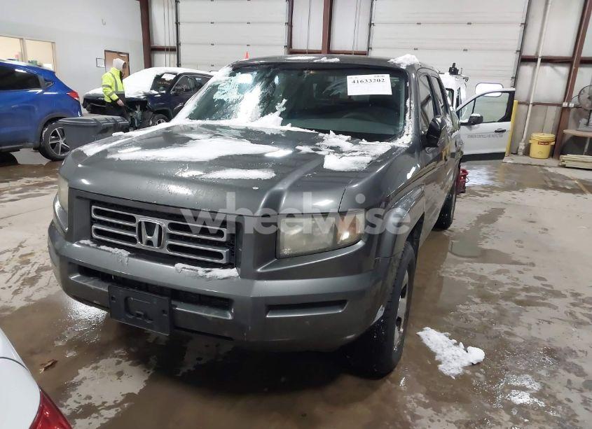 Photo 6 of 2008 Honda Ridgeline RTS (VIN 2HJYK16498H003804)