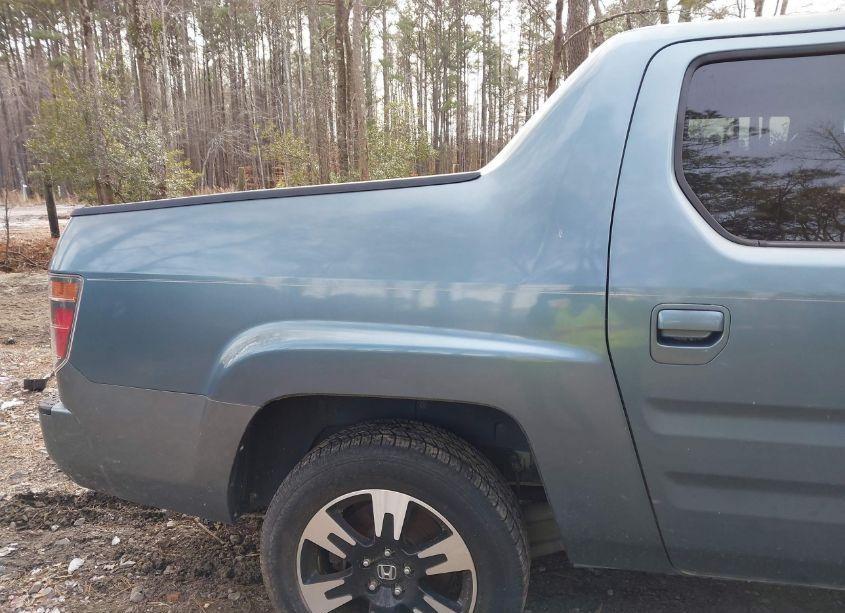 Photo 14 of 2006 Honda Ridgeline RTS (VIN 2HJYK164X6H539769)