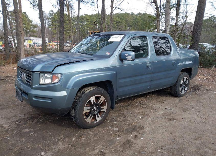 Photo 2 of 2006 Honda Ridgeline RTS (VIN 2HJYK164X6H539769)