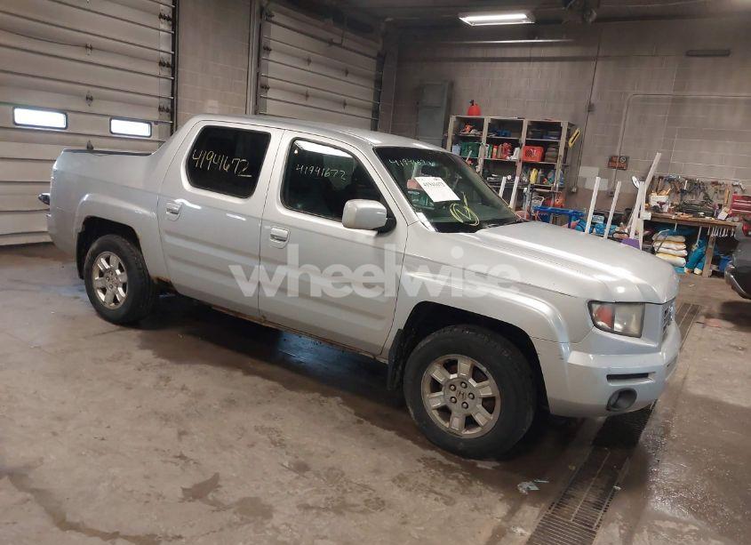 2008 Honda Ridgeline RTS (VIN 2HJYK164X8H520741) main photo