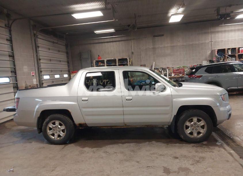 Photo 13 of 2008 Honda Ridgeline RTS (VIN 2HJYK164X8H520741)