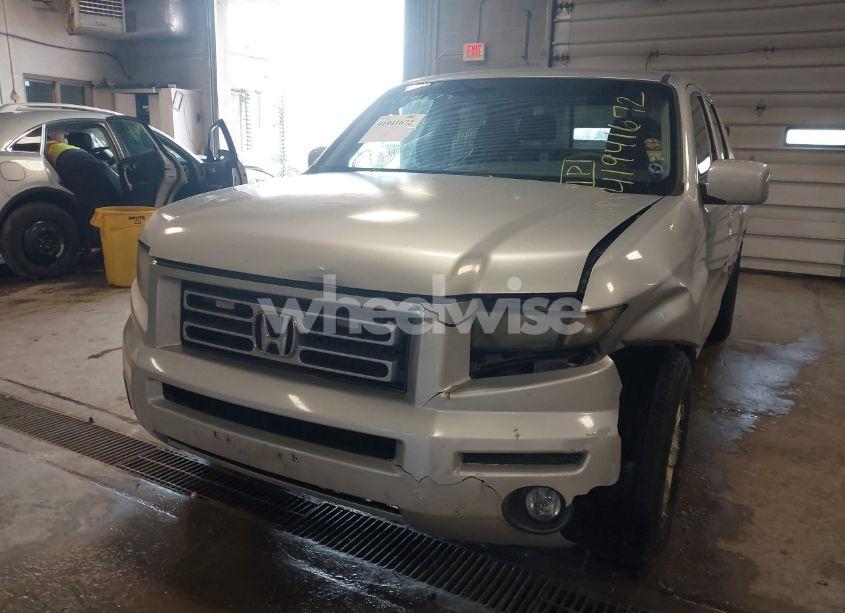 Photo 18 of 2008 Honda Ridgeline RTS (VIN 2HJYK164X8H520741)
