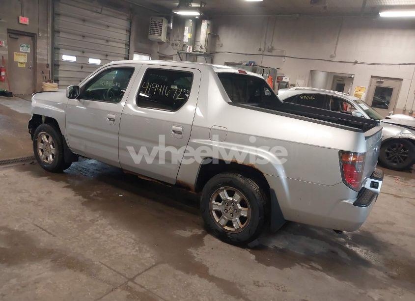 Photo 3 of 2008 Honda Ridgeline RTS (VIN 2HJYK164X8H520741)