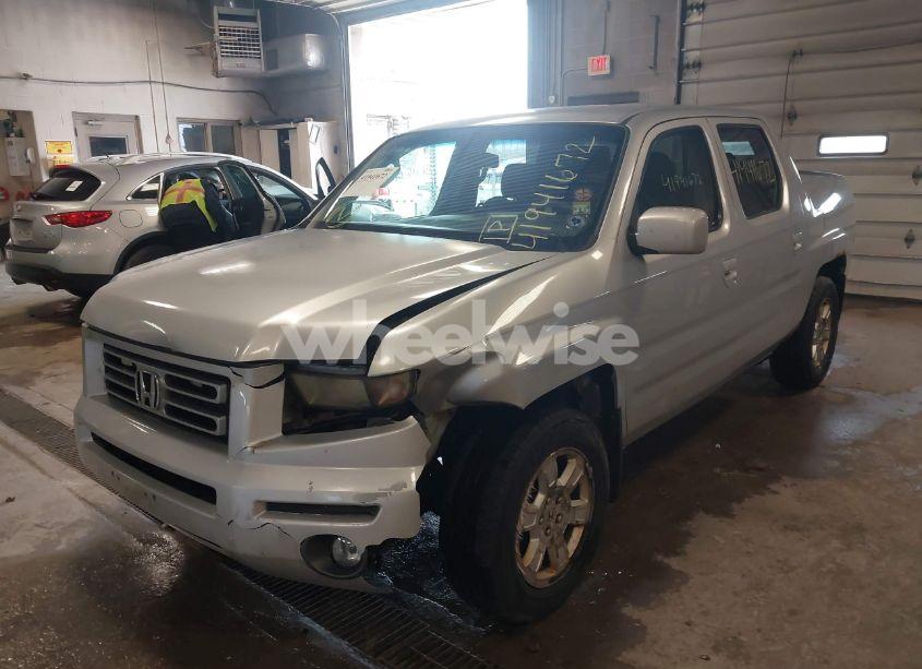 Photo 6 of 2008 Honda Ridgeline RTS (VIN 2HJYK164X8H520741)