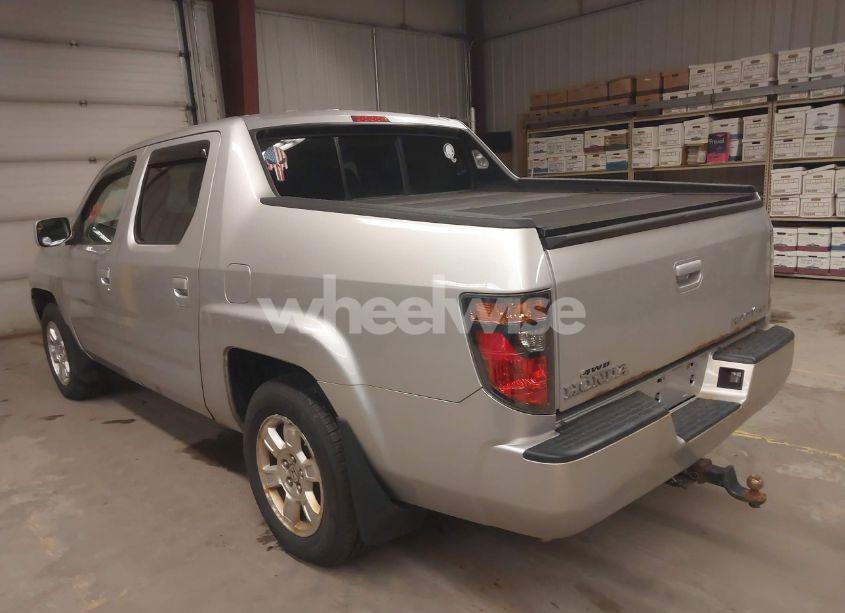 Photo 3 of 2008 Honda Ridgeline RTL (VIN 2HJYK16518H517686)