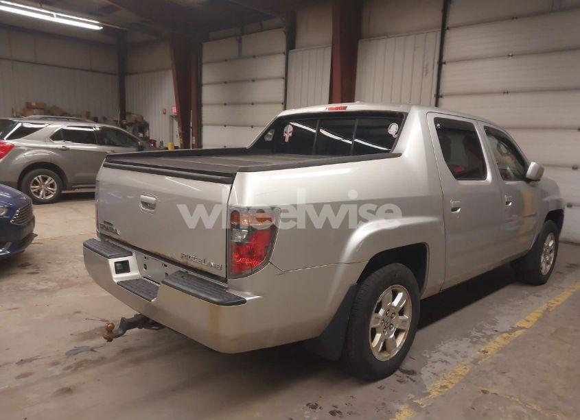 Photo 4 of 2008 Honda Ridgeline RTL (VIN 2HJYK16518H517686)