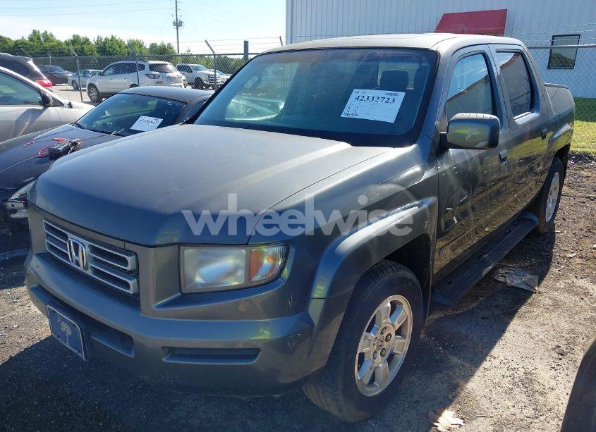 Photo 2 of 2008 Honda Ridgeline RTL (VIN 2HJYK16518H518451)