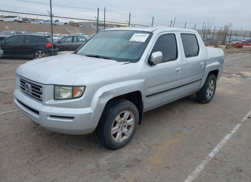 Photo 2 of 2007 Honda Ridgeline RTL (VIN 2HJYK16527H546287)