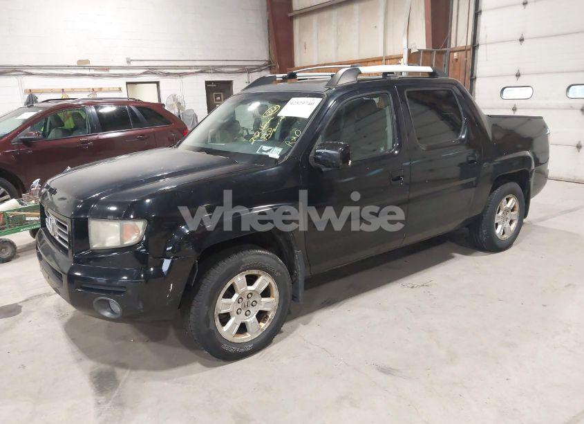 Photo 2 of 2008 Honda Ridgeline RTL (VIN 2HJYK16528H533640)