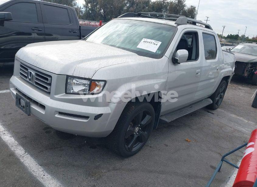 Photo 2 of 2006 Honda Ridgeline RTL (VIN 2HJYK16536H506749)