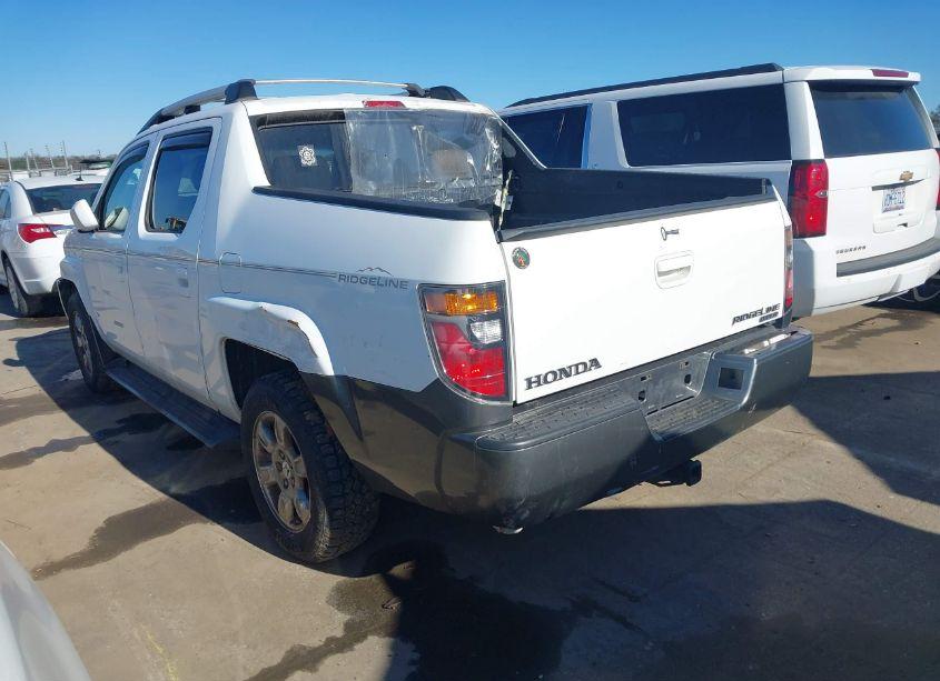 Photo 3 of 2007 Honda Ridgeline RTL (VIN 2HJYK16537H538148)