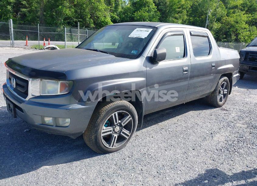 Photo 2 of 2009 Honda Ridgeline RTL (VIN 2HJYK16539H503533)