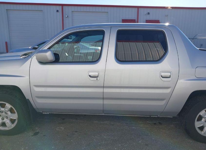 Photo 14 of 2006 Honda Ridgeline RTL (VIN 2HJYK16546H558715)