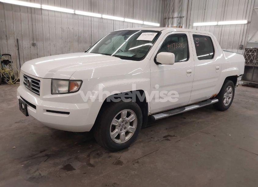 Photo 2 of 2007 Honda Ridgeline RTL (VIN 2HJYK16547H518099)