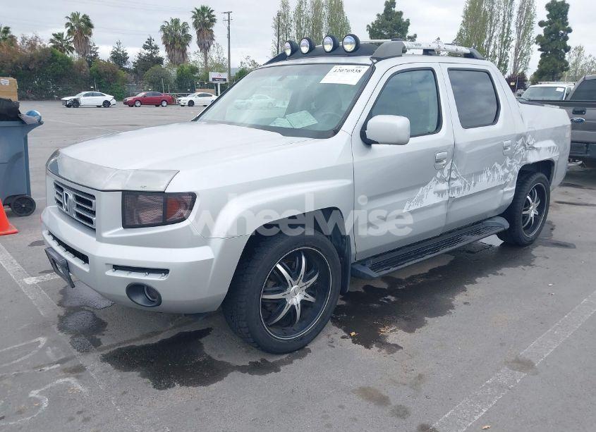 Photo 2 of 2006 Honda Ridgeline RTL (VIN 2HJYK16556H514349)