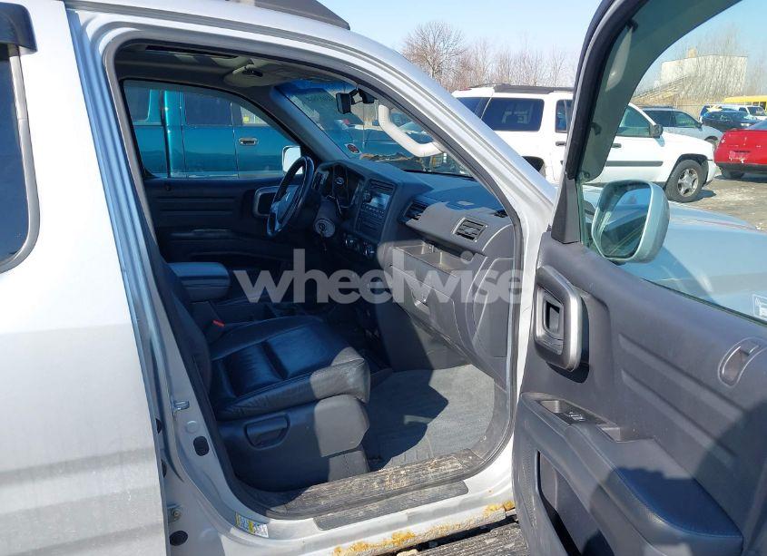 Photo 5 of 2009 Honda Ridgeline RTL (VIN 2HJYK16569H002832)