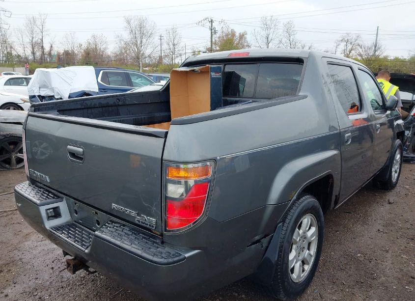 Photo 4 of 2007 Honda Ridgeline RTL (VIN 2HJYK16577H000021)