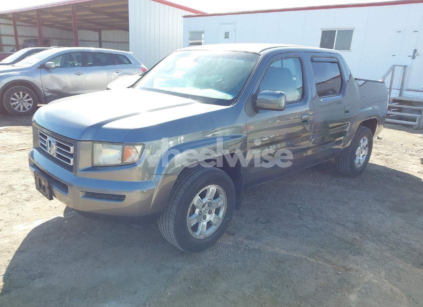 Photo 2 of 2008 Honda Ridgeline RTL (VIN 2HJYK16578H521578)