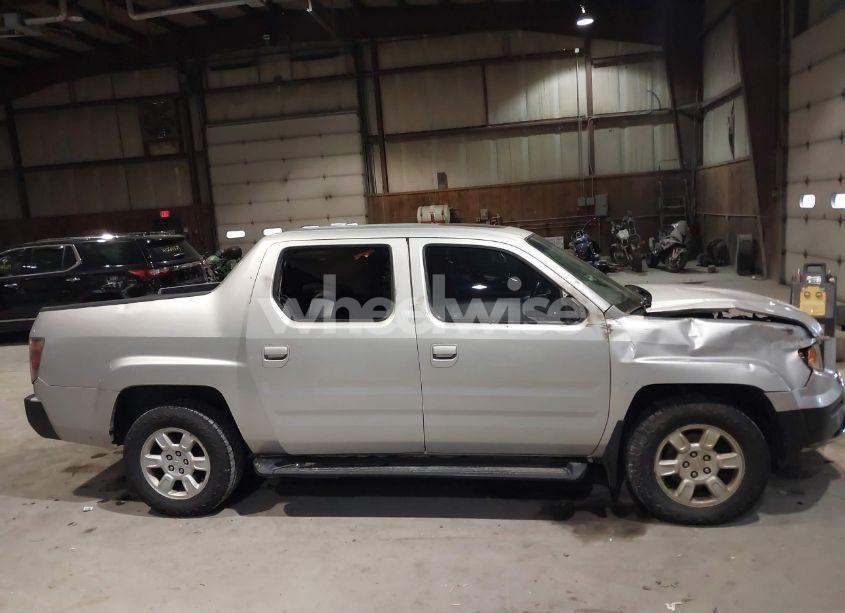 Photo 13 of 2006 Honda Ridgeline RTL (VIN 2HJYK165X6H556550)