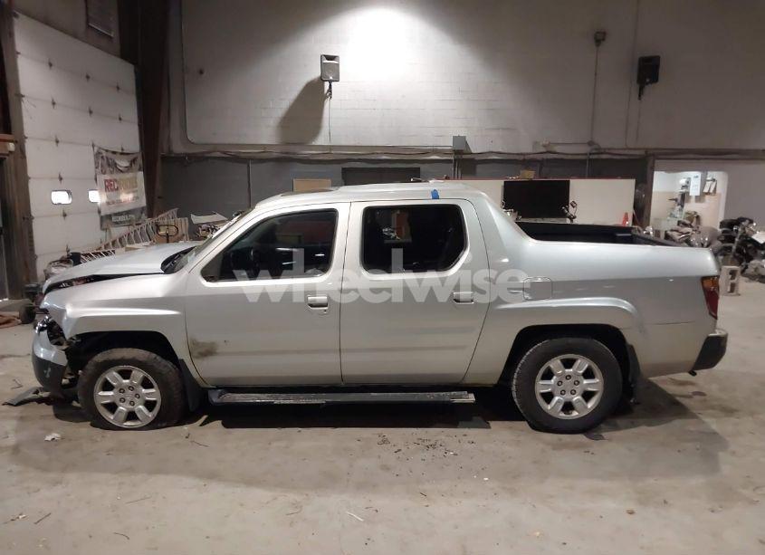 Photo 14 of 2006 Honda Ridgeline RTL (VIN 2HJYK165X6H556550)
