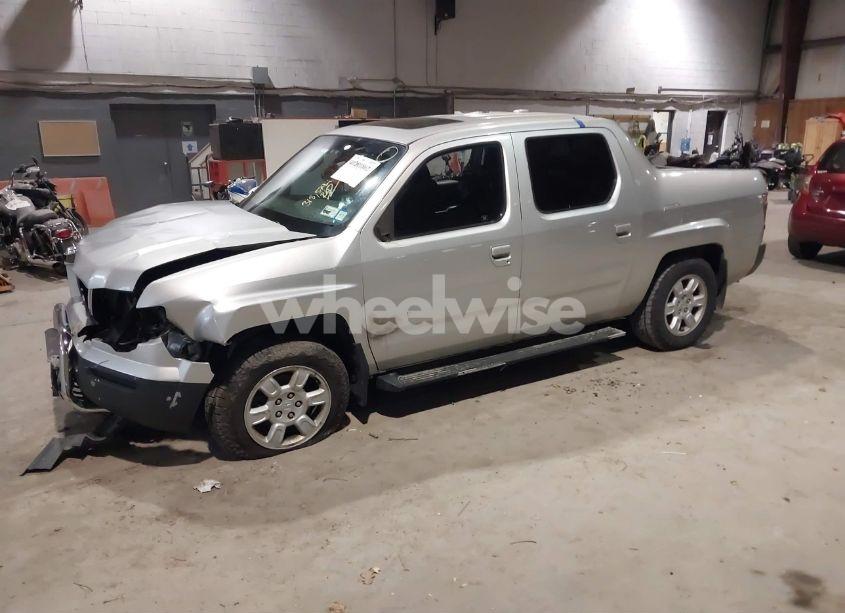 Photo 2 of 2006 Honda Ridgeline RTL (VIN 2HJYK165X6H556550)