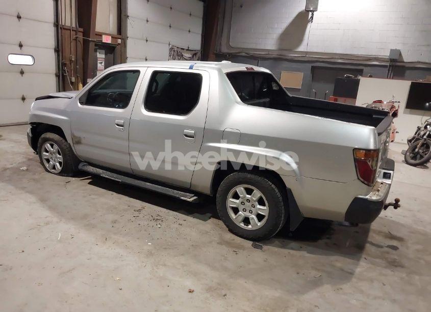 Photo 3 of 2006 Honda Ridgeline RTL (VIN 2HJYK165X6H556550)