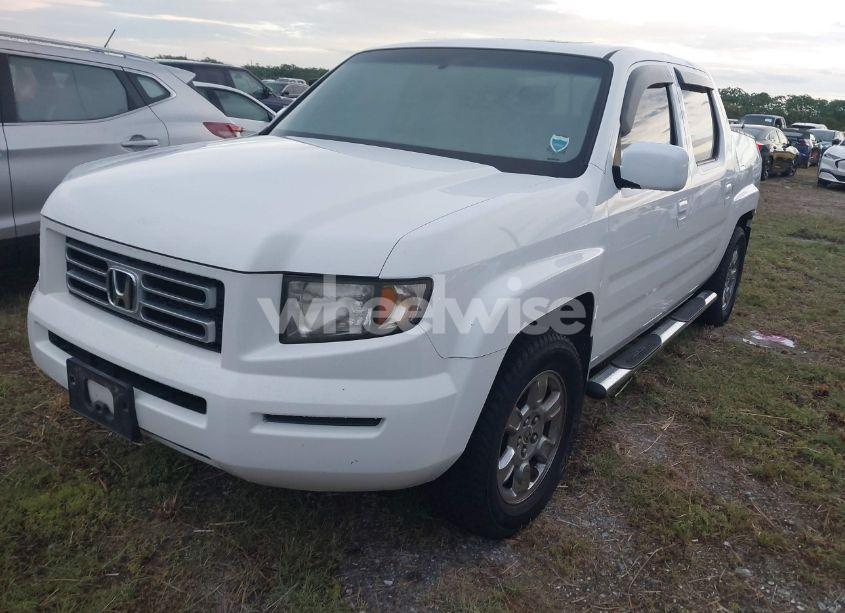 Photo 2 of 2008 Honda Ridgeline RTL (VIN 2HJYK165X8H501681)