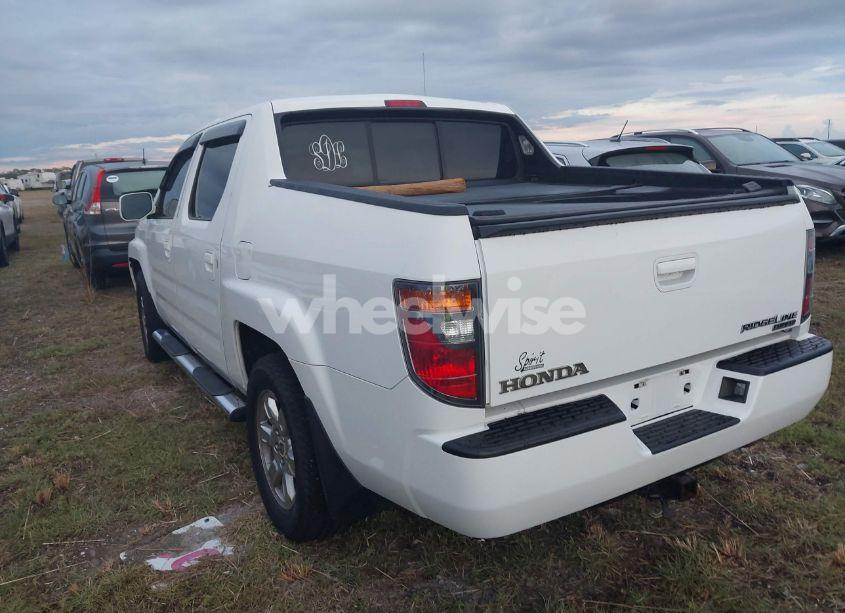 Photo 3 of 2008 Honda Ridgeline RTL (VIN 2HJYK165X8H501681)