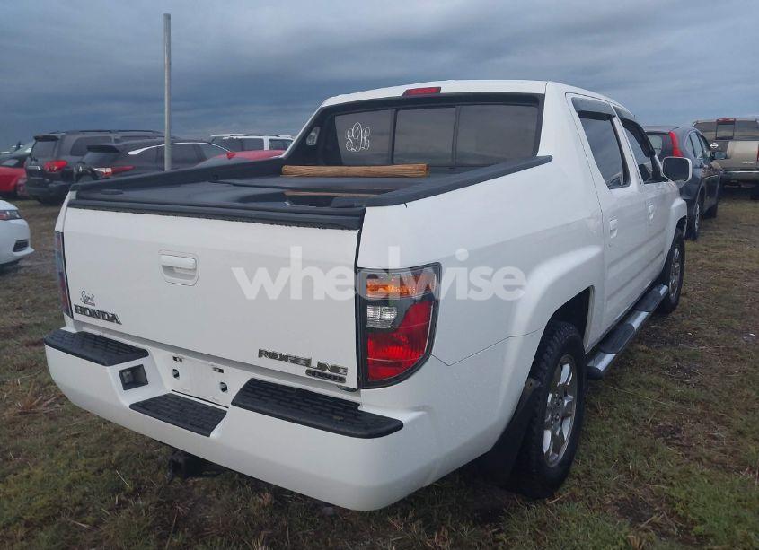 Photo 4 of 2008 Honda Ridgeline RTL (VIN 2HJYK165X8H501681)