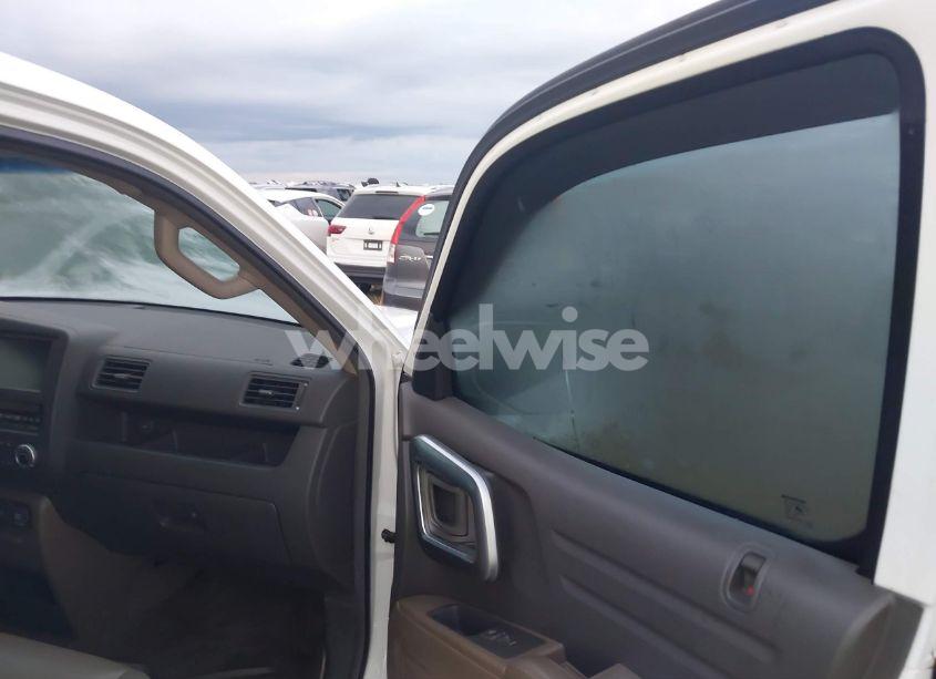 Photo 5 of 2008 Honda Ridgeline RTL (VIN 2HJYK165X8H501681)