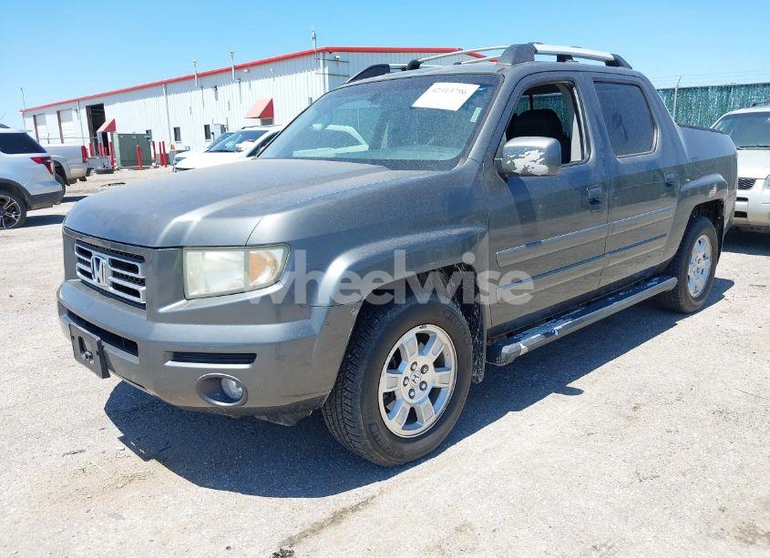 Photo 2 of 2008 Honda Ridgeline RTL (VIN 2HJYK165X8H518478)