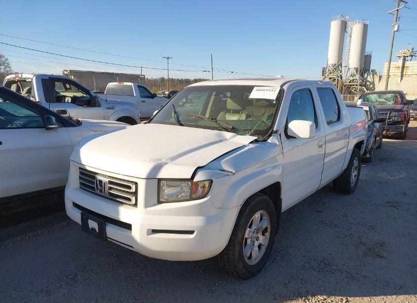 Photo 2 of 2008 Honda Ridgeline RTL (VIN 2HJYK165X8H537046)