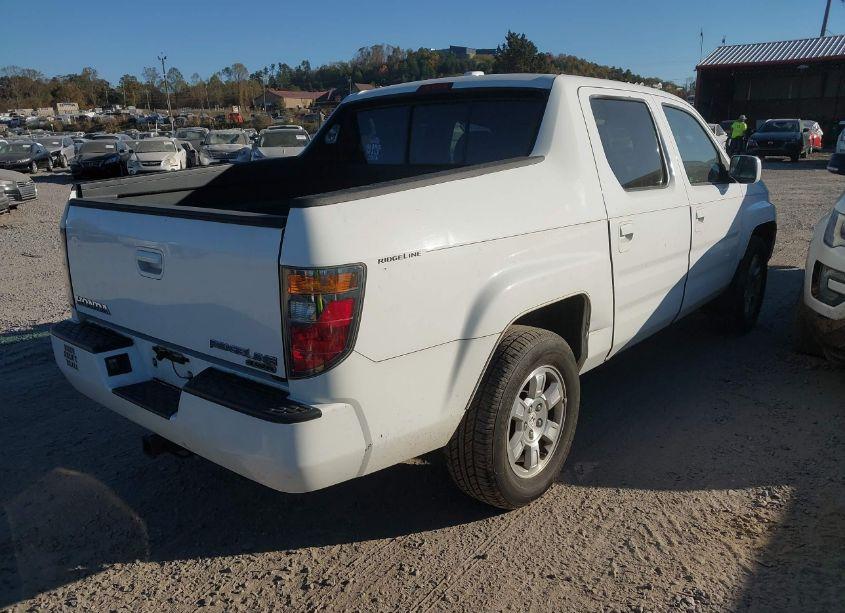 Photo 4 of 2008 Honda Ridgeline RTL (VIN 2HJYK165X8H537046)