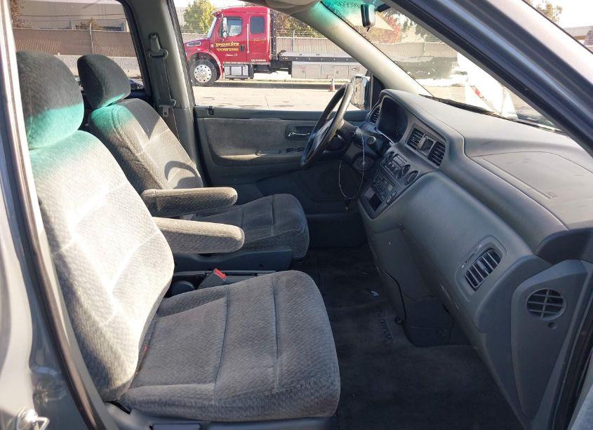Photo 5 of 2000 Honda Odyssey LX (VIN 2HKRL1856YH601979)