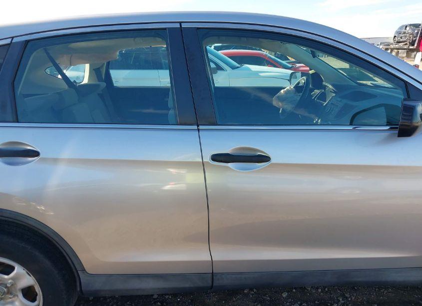 Photo 13 of 2016 Honda Cr-v LX (VIN 2HKRM3H31GH527537)