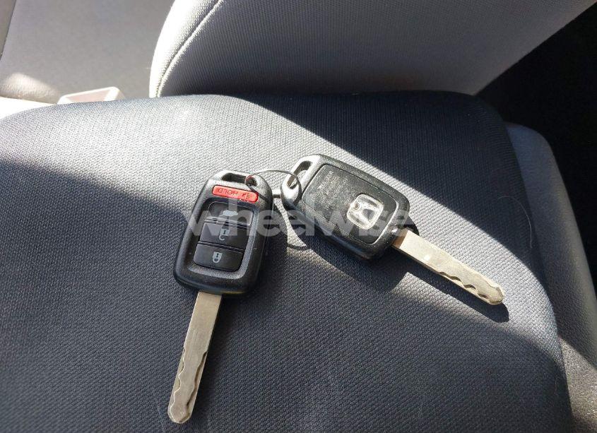 Photo 11 of 2015 Honda Cr-v LX (VIN 2HKRM3H32FH553207)